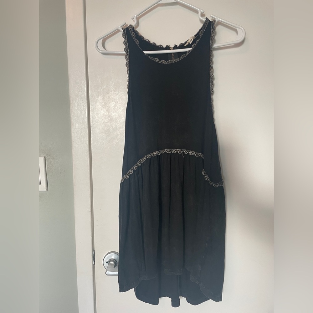 POL Black Sleeveless Blouse